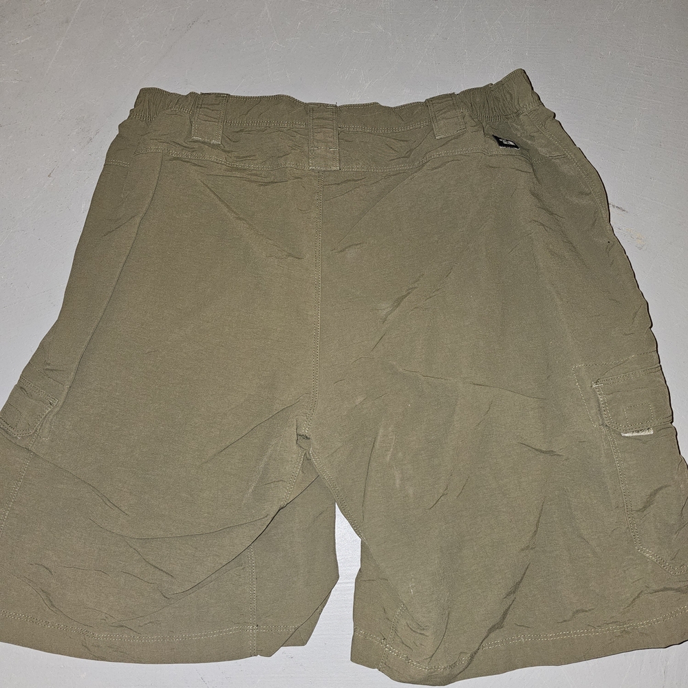 The North Face Men's Green Cargo Shorts - Picture 2 of 3